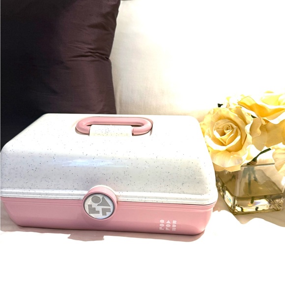 Caboodles On-The-Go Girl makeup box in the Funfetti Flitter Over Dusty Rose colo - Picture 1 of 4